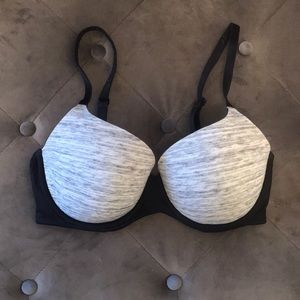 PINK Victoria’s Secret 34DD Wear Everywhere bra